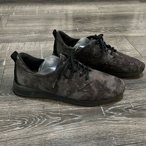 Men’s Reef shoes size 9.5